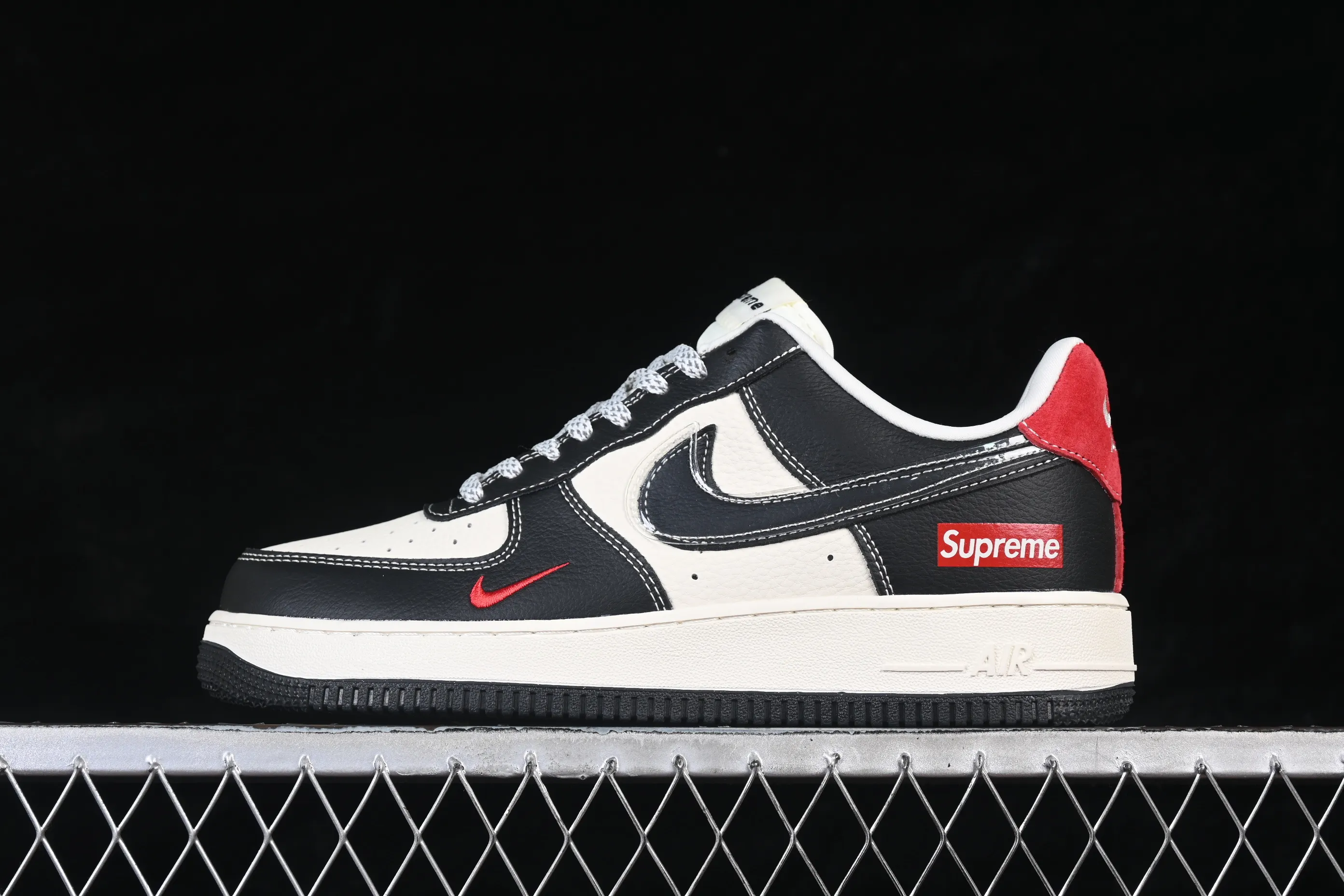 All categories Nk Air Force 1 Air Force series Nk Air Force 1 Low Air Force low-top Nike Air Force 1'07 Low Supreme joint beige black red Air Force 1 low-top casual sneakers DF0188-106
